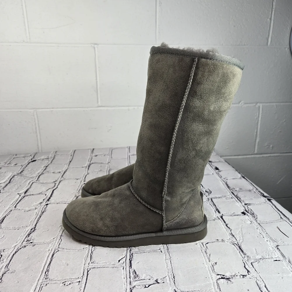 Ugg 5185 gray tall classic shearling boots